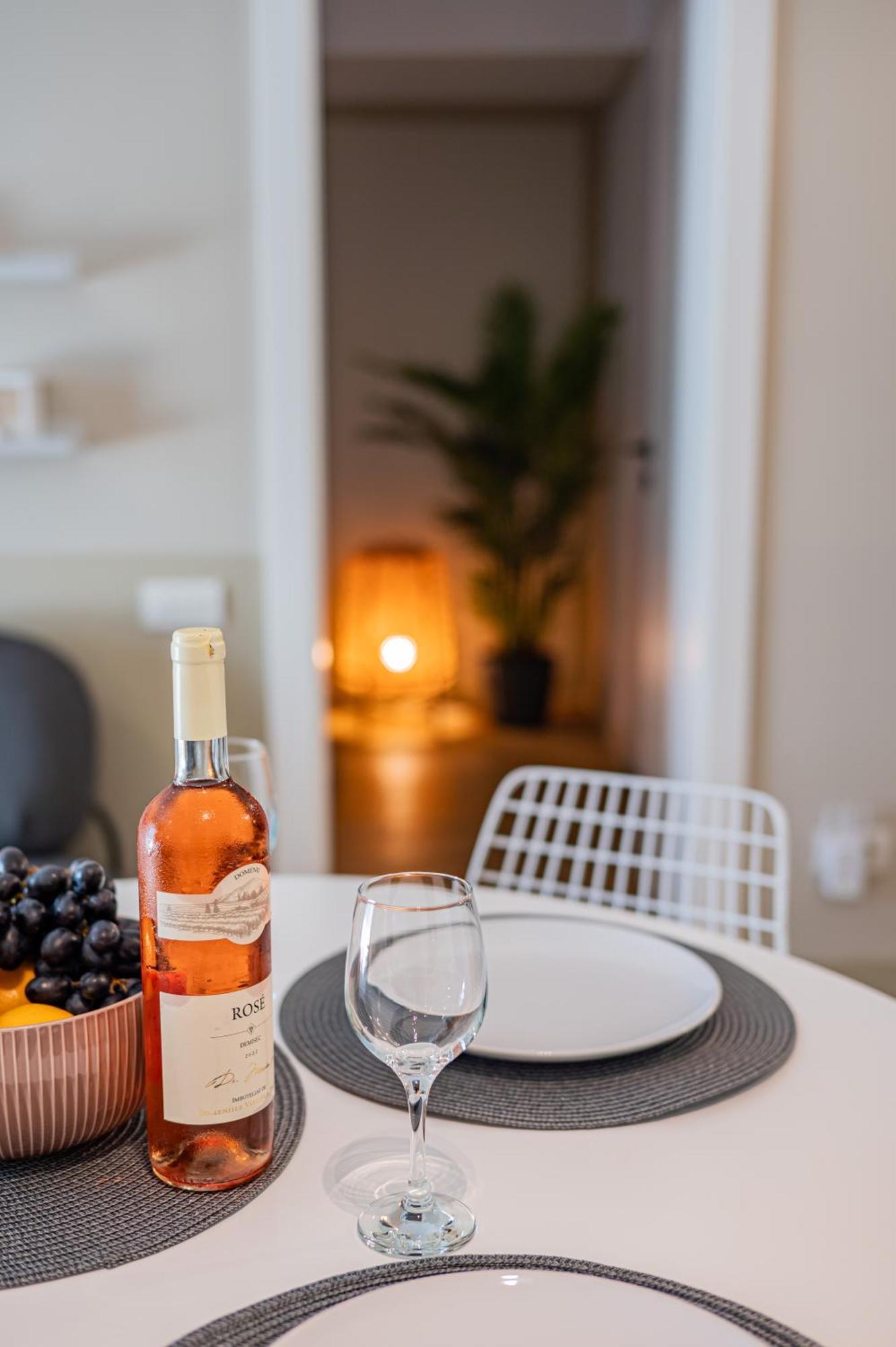 Seaanne - La Mare In Centrul Statiunii mamaia Apartament *